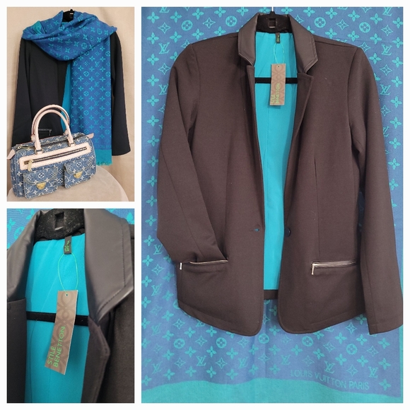 SIZE SMALL items in CLOSET 4/ 6 - Picture 10 of 16